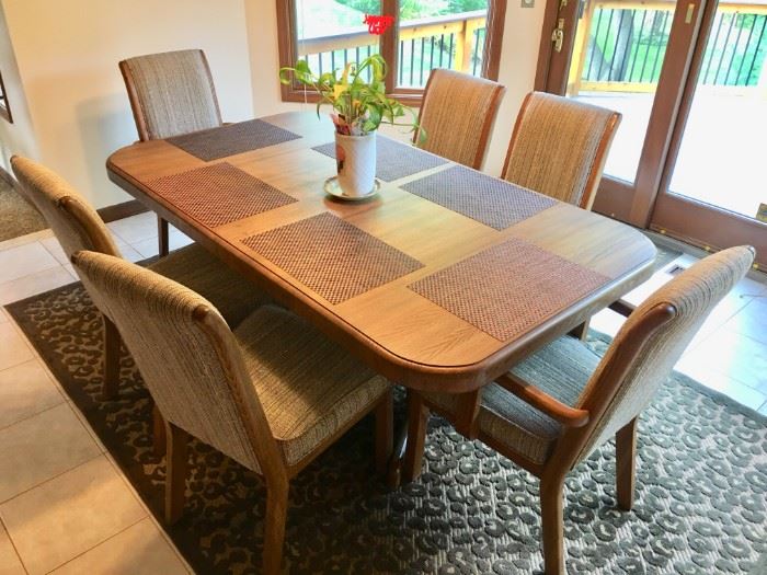 DINING TABLE W/6 CHAIRS.
