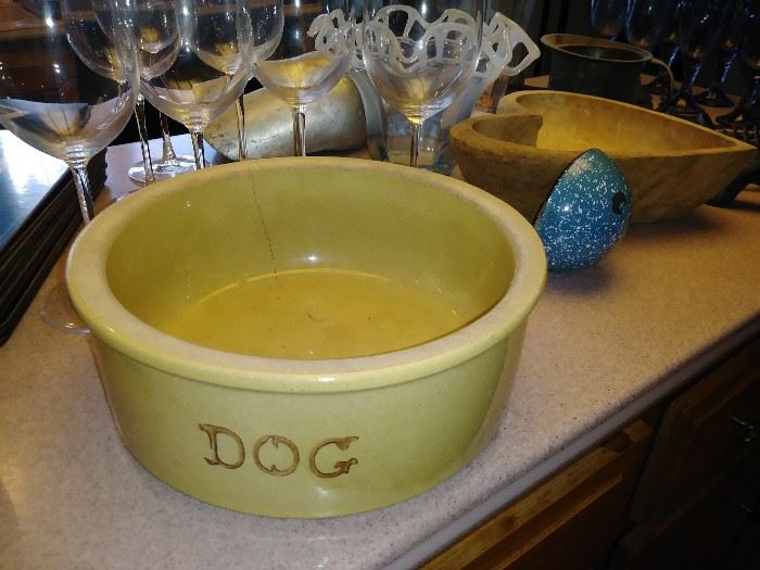 Roseville Dog bowl