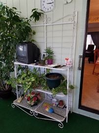 Wonderful White Shabby Chic Wrought Iron Baker's Rack/Hutch