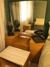 Vanity for a queen size bedroom set