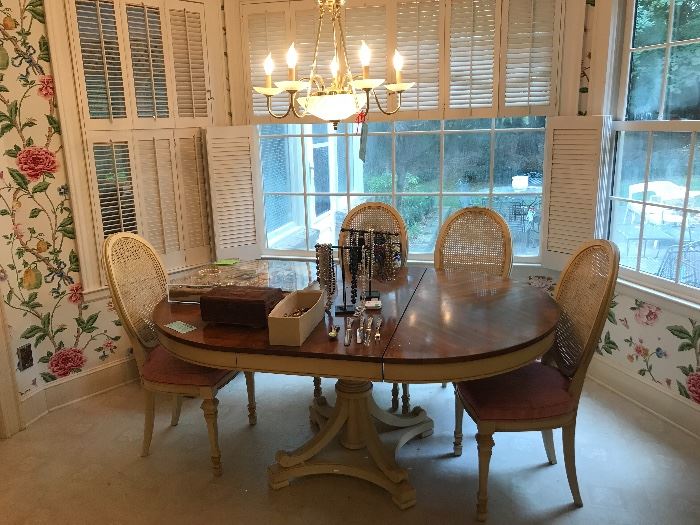 Drexel Francesca dining table with 4 chairs