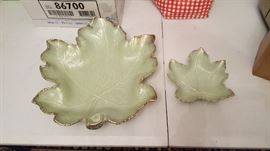 California pottery 726 Chip n Dip leaf