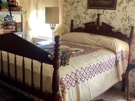 Beautiful Antique Full Size Bed