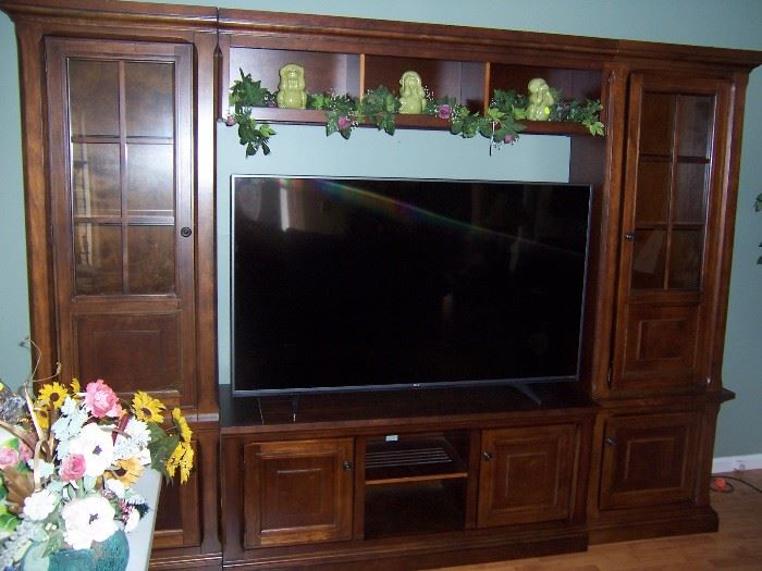 LARGE ENTERTAINMENT CENTER   TV IS NOT FOR SALE