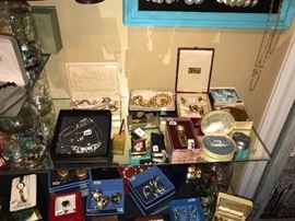 Vintage Jewelry Items