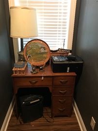 Great Sewing machine cabinet that doubles perfectly as s small desk