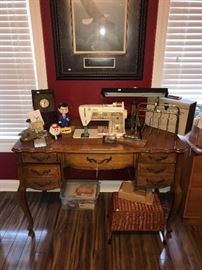 Singer Sewing Machine in a Fabulous Queen Ann Style Cabinet