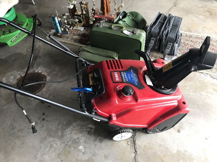 TORO Power Clear 721 E 4-Cycle Engine~Electric Start Snow Blower
