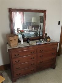 Vintage (8) Drawer Dresser w/ Mirror