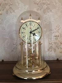 Vintage 1980's Elgin Quartz Domed Spinning Clock