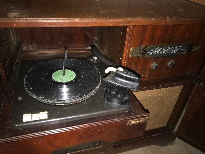 Antique Majestic Stereo 