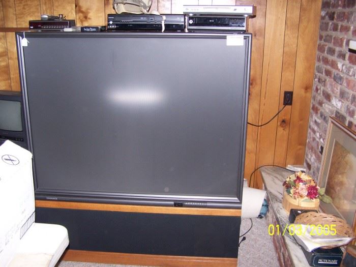 another BIG Screen - Basement - in good working condition and it has roller for easy moving