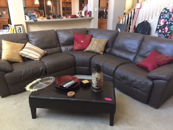 Leather Brand New _ MUST SEE Recliner and 4 cushion seats  Firm $2000.00   PERFECT conditon
