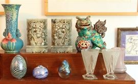 Green Kutani-ware foo dog (1930's), carved nephrite bookends, art glass