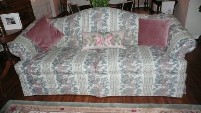 Loveseat in immaculate condition