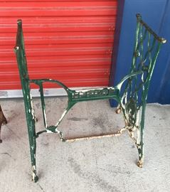 Singer Green Wrought Iron Sewing Maching Base PT9002 Local Pickup https://www.ebay.com/itm/113283978203