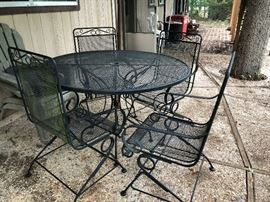 WROUGHT IRON PATIO SET
