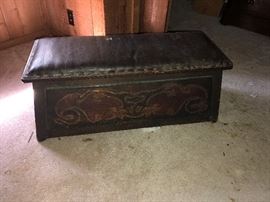 ANTIQUE TRUNK