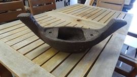 1 Wooden boat decor.