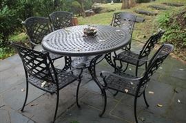 Patio Round Table and 6 Chairs