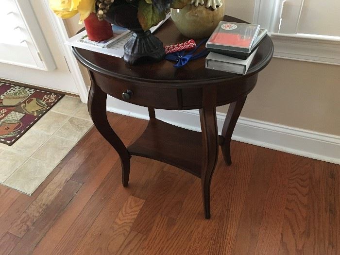 Oval End Table $ 80.00