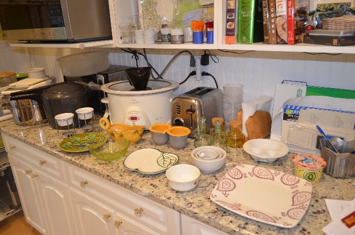 Small Kitchen Appliances (Toaster Oven, Crock-Pot, Cast Iron Pot, etc...
