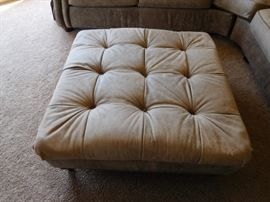 hassock(  part  of  set)