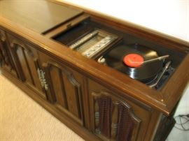 Inside Vintage Stereo, Sound is great!