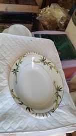 SET OF CHINA FOR 8