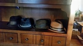 MEN'S VINTAGE HATS