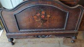 ANTIQUE WOOD TWIN BED FOOTBOARD. THE BED IS COMPLETE WITH RAILS