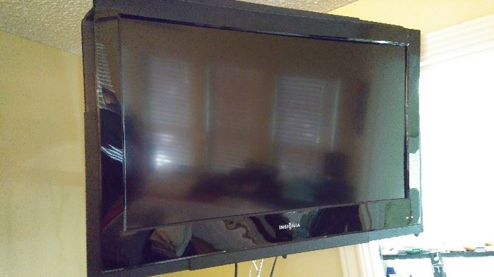 Another 32" Flat screen