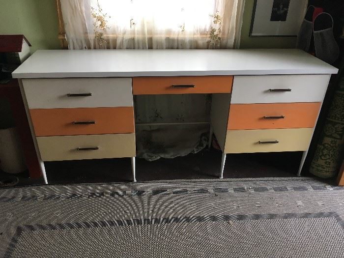 Midcentury beauty--a great set of drawers!