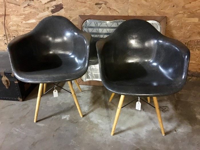 Eames chairs! Fancy.