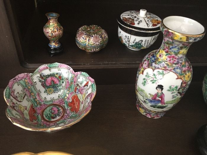 Many pieces of Chinese porcelain.