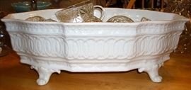 WHITE PLANTER/BOWL