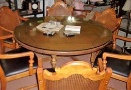 GAME TABLE AND CHAIRS