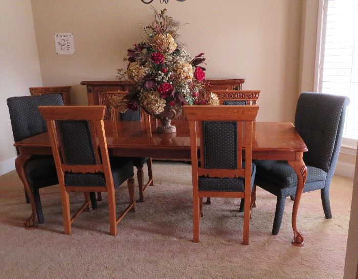 Thomasville oak dining table, carved oak dining chairs, Parsons chairs