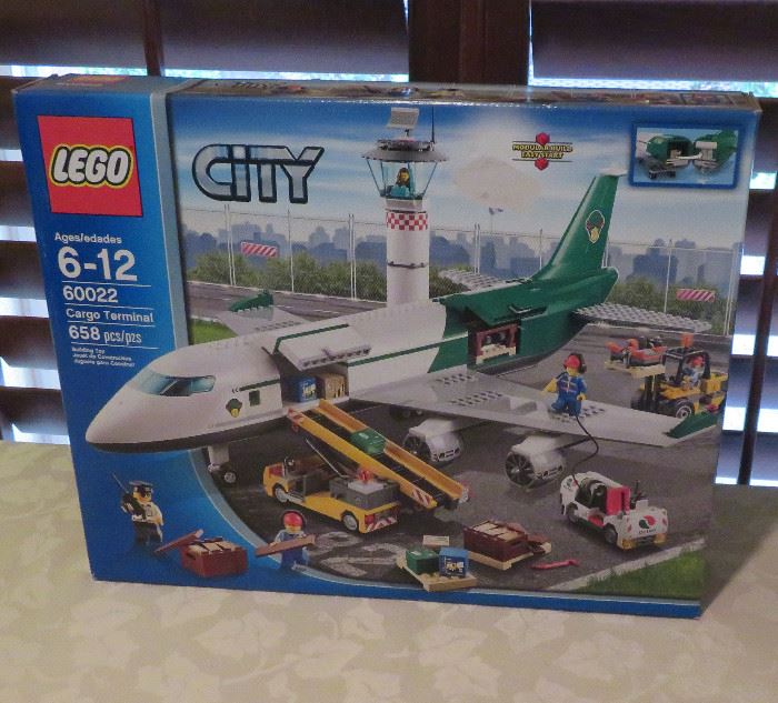 Retired discontinued Lego set - new in box