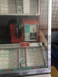 Vintage Record Player Jukebox Great Condition Mantiques