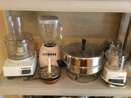 Kitchen small appliances - Cuisinart food processor, blender and small processor 