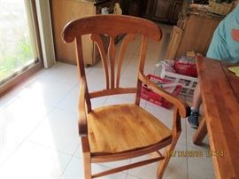 Nichols and Stone table and chair set, expandable table and 6 chairs