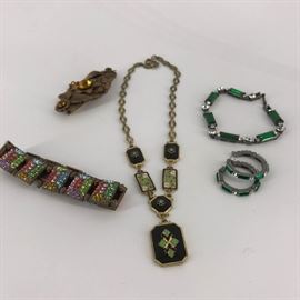 Vintage 1930s Jewelry Collection https://ctbids.com/#!/description/share/45947