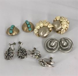 Vintage Hobe, Eisenberg & Trifari Jewelry          https://ctbids.com/#!/description/share/45993