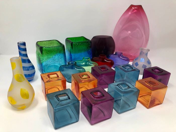 Colorful Tiny Vase Collection plus One https://ctbids.com/#!/description/share/46016