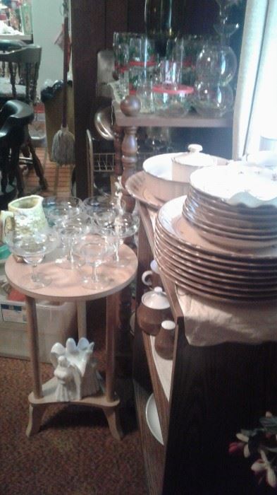 occasional tables, glassware