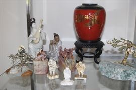 Asian figures, gem trees. Netsuke.