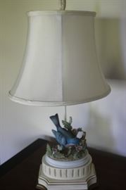 Bird themed table lamp.