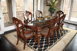 Bernhardt Dining Room Table & Chairs