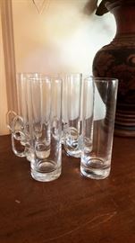 If you bring the beer on Sunday I have the glasses...